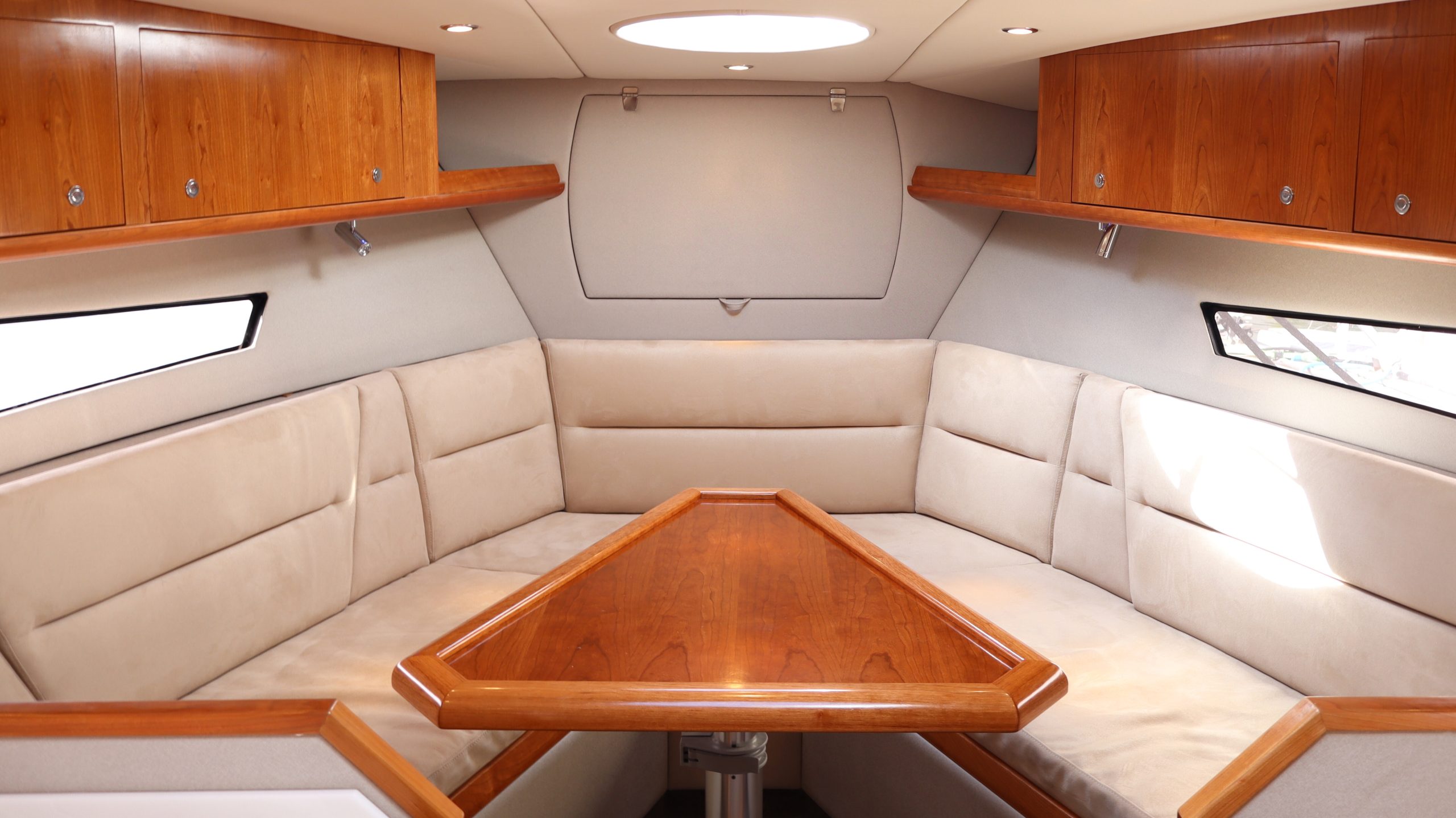 Vornaro interior wood finish Vornaro sport cruiser interior with polished wood finish